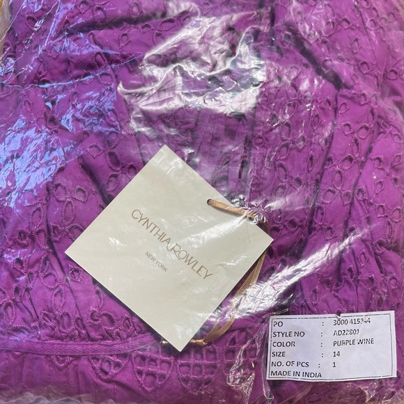 NWT Cynthia Rowley V-Neck Puff Sleeve Eyelet Dress. Color Purple Wine. Size 14. - Picture 8 of 10
